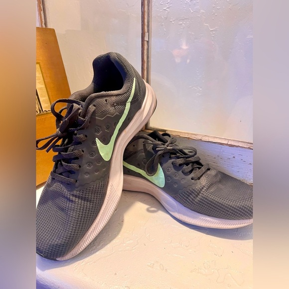 NIKE DOWNSHIFTER - FRESH MINT AND GREY - Picture 1 of 6